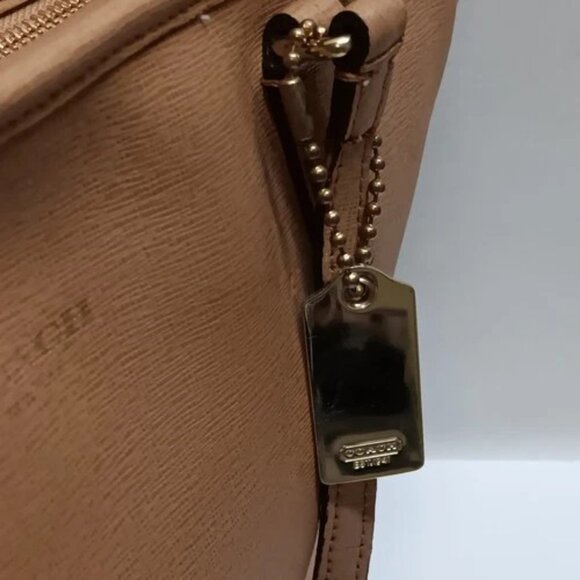 Coach East West City Tote Bag F23576 Tan Beige Saffiano Leather Shoulderbag GUC - Picture 5 of 16